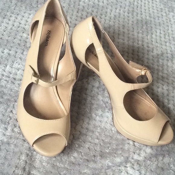 Style & Co Nude Mary Jane Pumps - Picture 6 of 8